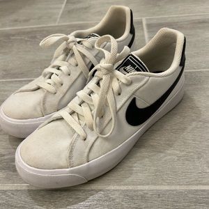 Nike Sneakers Sz 7